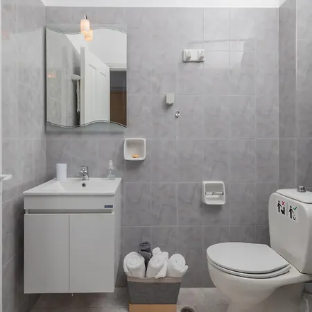 White House & Apartament