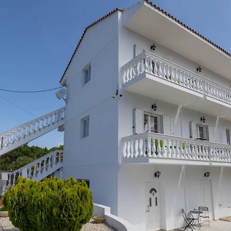 Apartament White House &